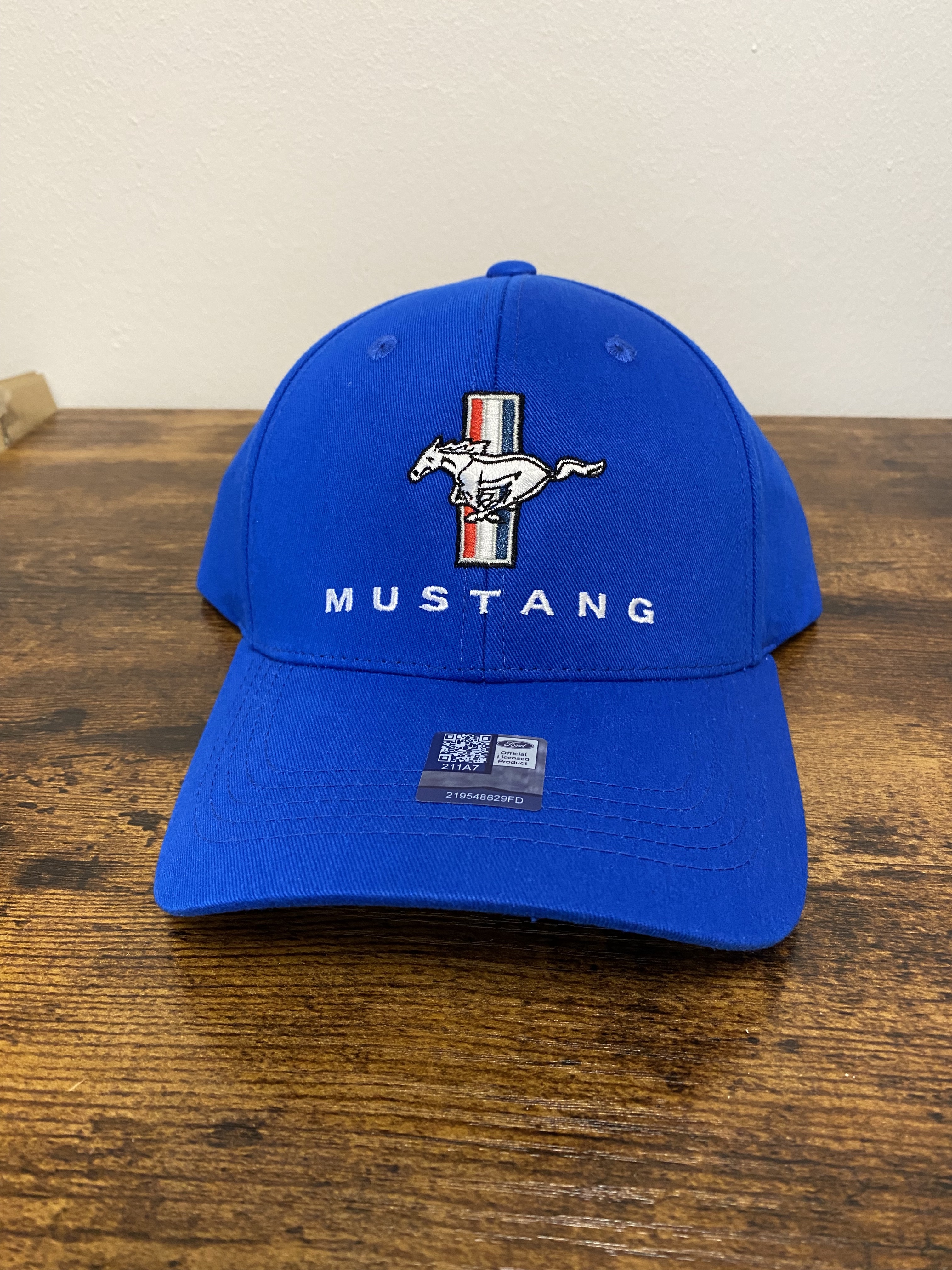 Ford Mustang Baseball Cap blau mit Tri-Bar Pony und Mustang Schriftzug