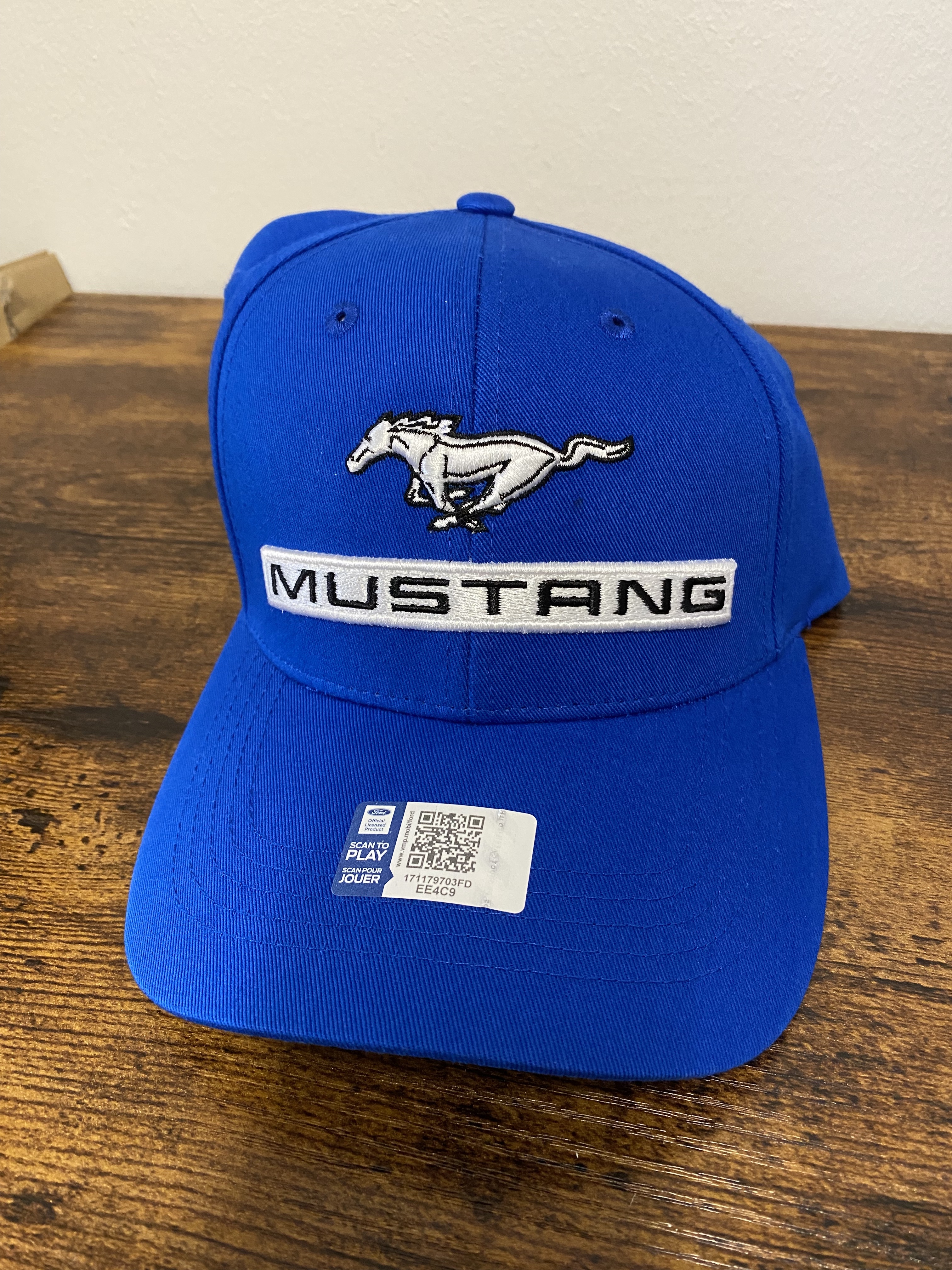 Ford Mustang Baseball Cap blau Running Horse mit Mustang Schriftzug vorne